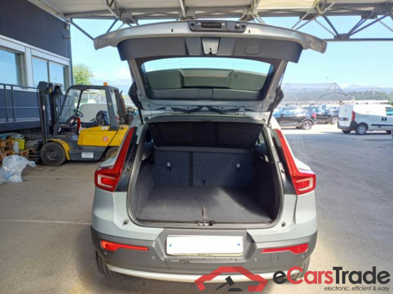 VOLVO XC40 / 2021 / 5P / SUV B3 AUTOMATICO ESSENTIAL #5