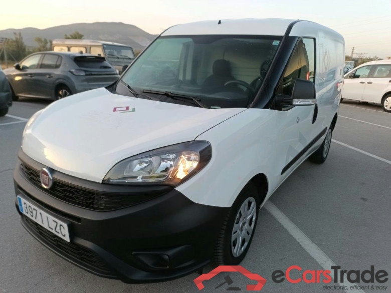 FIAT Doblò Cargo/2015/4P/furgón derivado de turismo Cargo SX 1.6 Mjet 66kW (90CV) #1