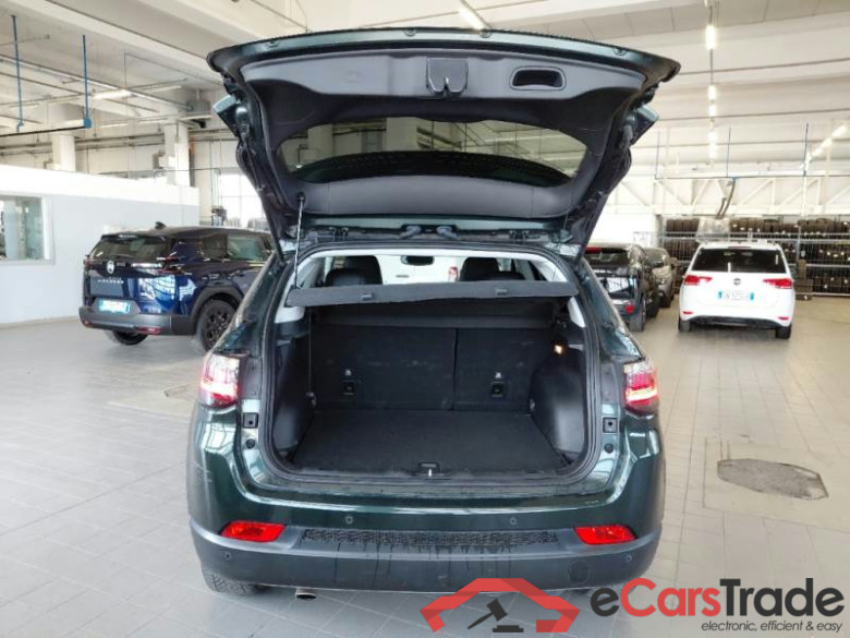 JEEP COMPASS / 2021 / 5P / SUV 1.6 MJET II 96KW LIMITED #4