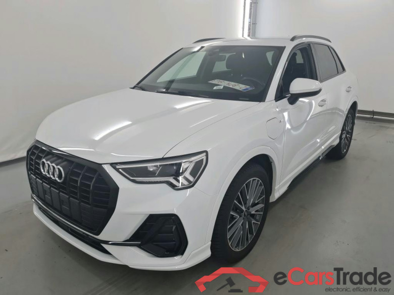 AUDI Q3 1.4 45 TFSI E S TRONIC S LINE