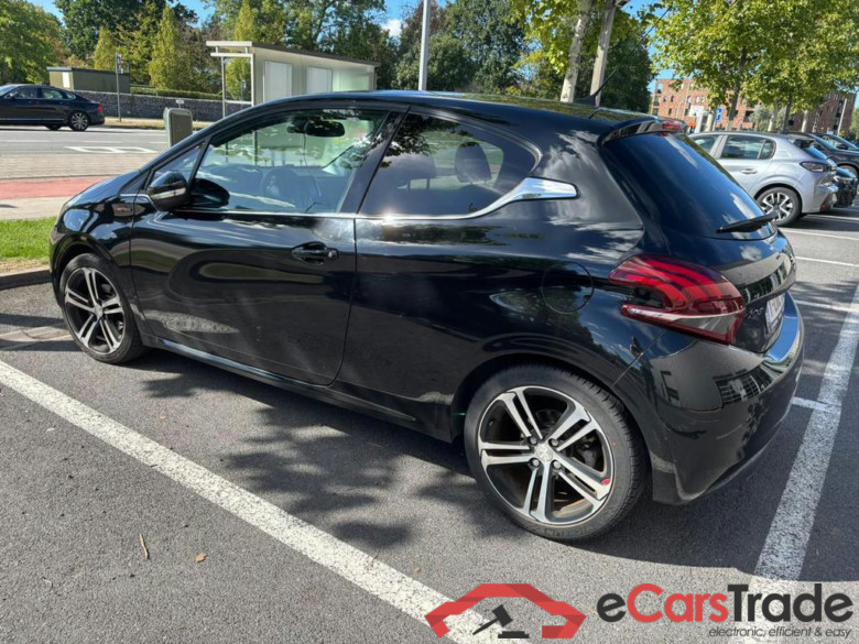PEUGEOT 208 1.2 PureTech GT Line S&S #4