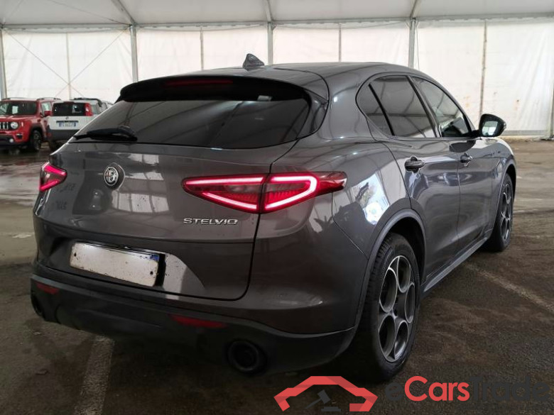 ALFA ROMEO STELVIO / 2017 / 5P / SUV 2.2 TD 190 CV SPRINT AT8 Q4 #2