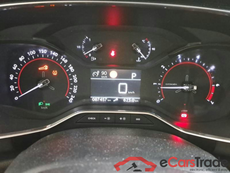 CITROEN C5 AIRCROSS / 2018 / 5P / SUV BLUEHDI 130 SeS BUSINESS EAT8 #4