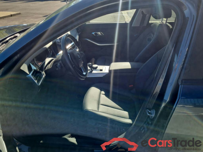 BMW 3 TOURING DIESEL - 2019 320 dA MHD AdBlue #5