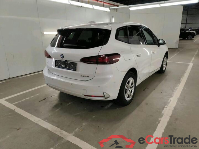BMW 2 Reeks Active Tourer 2 Reeks Active Tourer 220i (100kW) (Mild Hybrid) 110kW/150pk  5D/P Auto-7 - CO2 indicatief #4