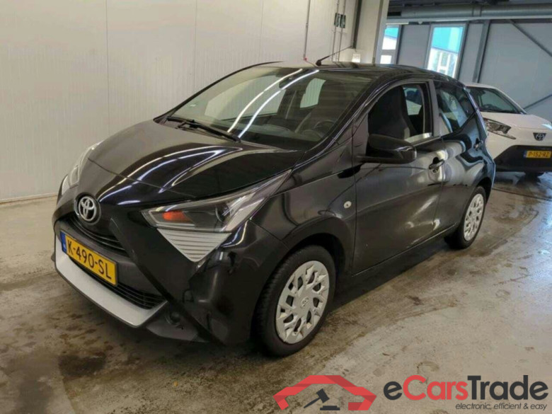 TOYOTA Aygo 1.0 VVT-i x-play #1