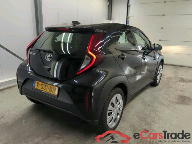 TOYOTA Aygo X 1.0 VVT-i MT Play #2