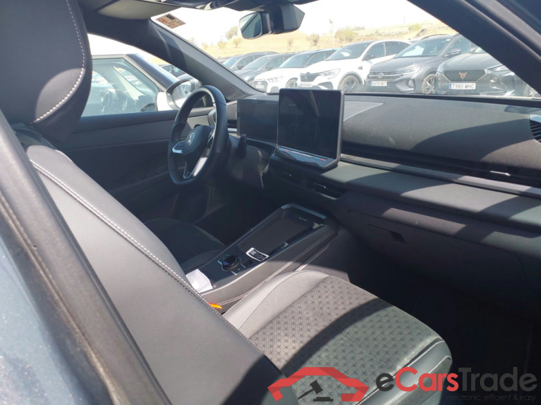 VOLKSWAGEN T-Roc 1.0 TSI 110kW (150CV) DSG7 R-Line(Winterpack) #3