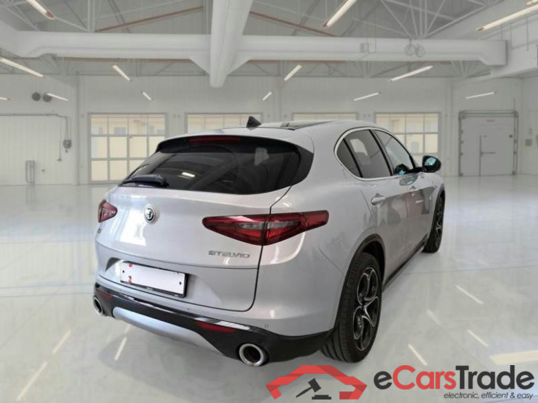 ALFA ROMEO STELVIO / 2017 / 5P / SUV 2.2 TURBO DIESEL 210CV TI AT8 Q4 #2