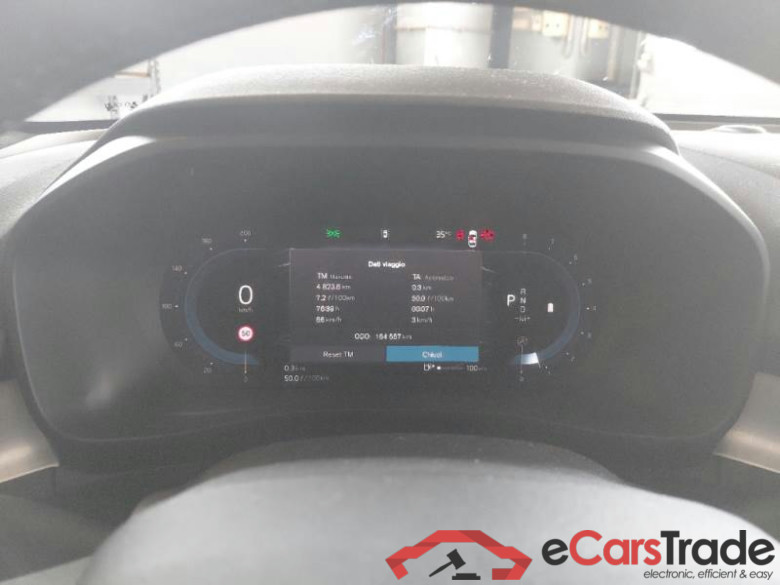VOLVO XC40 / 2021 / 5P / SUV B3 AUTOMATICO CORE #4