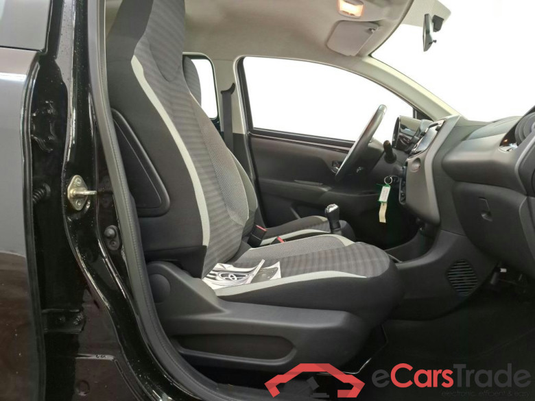 Toyota AYGO 1.0 VVT-i x-play 5d #3