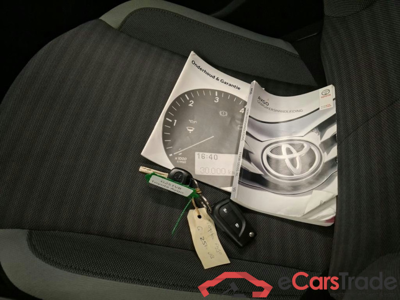 Toyota AYGO 1.0 VVT-i x-play 5d #4