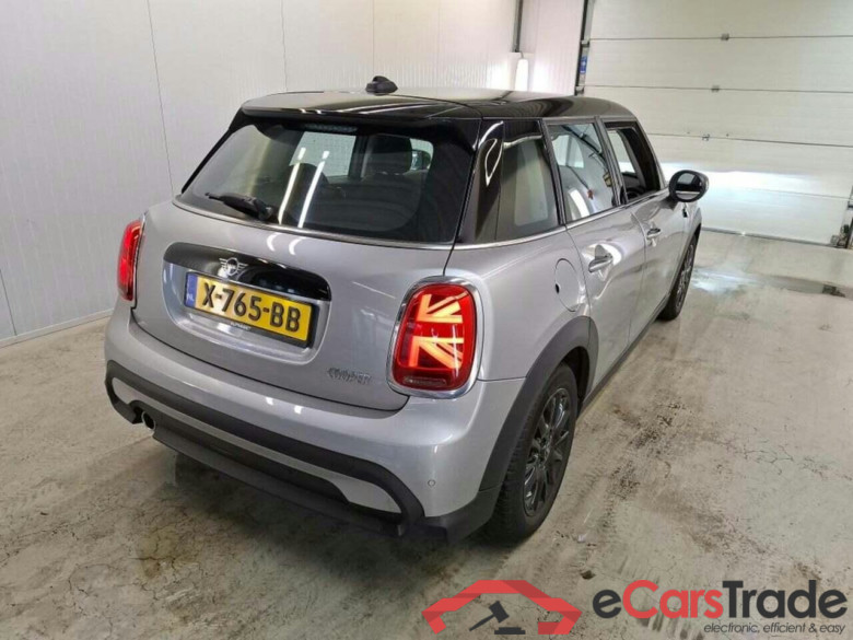 Mini 5-deurs 1.5 Cooper Camden #2