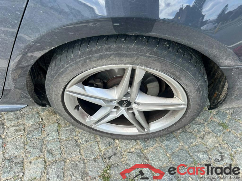 AUDI A4 Avant Avant 35 TFSI Business Edition Advanced S tr. #2
