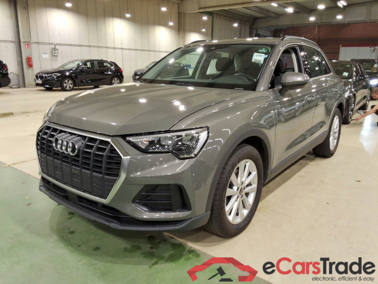 AUDI Q3 2.0 35 TDI S TRONIC BUS. ED. ATTRACTION