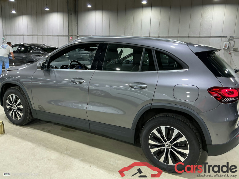 MERCEDES-BENZ GLA 1.3 GLA 250 E #3
