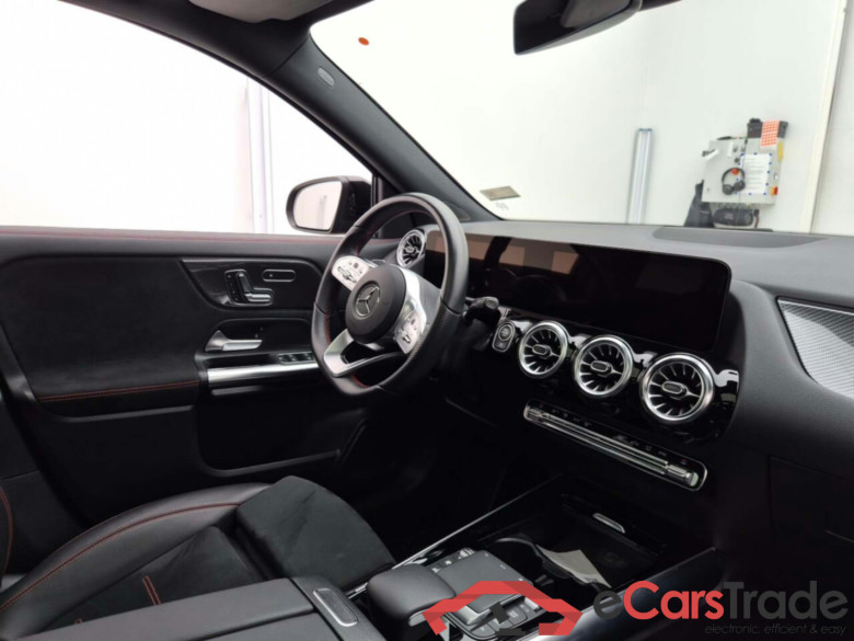 MERCEDES-BENZ GLA 200D AMG-LINE AUT. #3