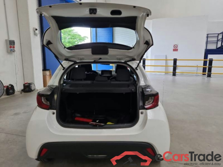 TOYOTA YARIS / 2020 / 5P / BERLINA HYBRID BUSINESS MY20 #5