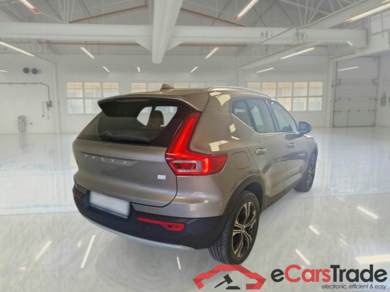 VOLVO XC40 / 2017 / 5P / SUV (V.M.)T5 Plug-in Hybrid Recharge Inscr. #2