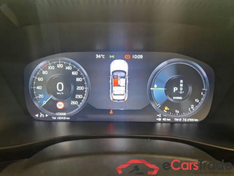 VOLVO XC40 / 2017 / 5P / SUV (V.M.)T5 Plug-in Hybrid Recharge Inscr. #4