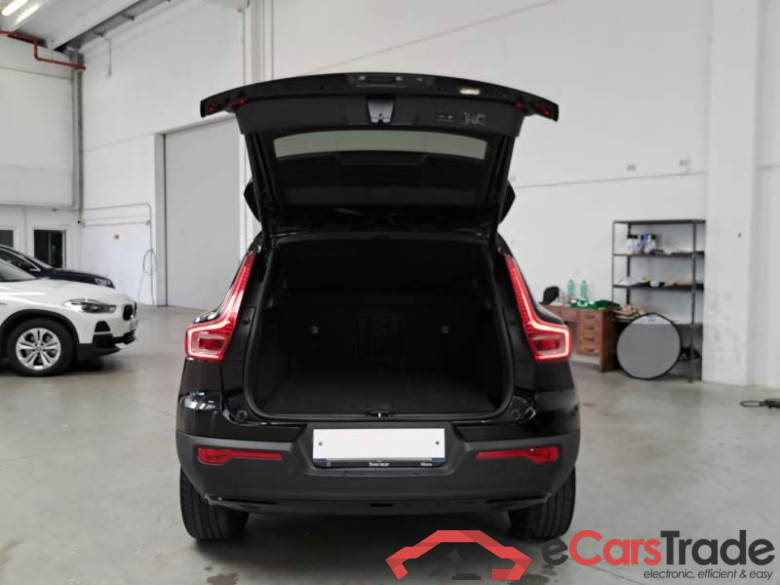 VOLVO XC40 / 2017 / 5P / SUV T5 Plug-in Hybrid auto Recharge R-Design #5