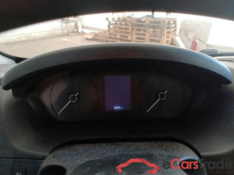 PEUGEOT BOXER / 2023 / 4P / FURGONE 2.2 BLUEHDI 120 SeS 330 L2H2 #4