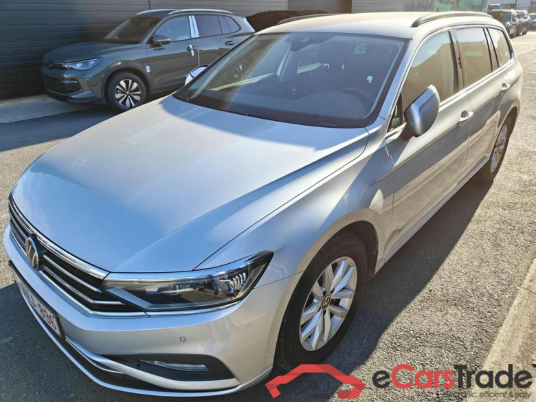 VOLKSWAGEN Passat Variant Dsl Passat SW 2.0 TDi SCR Style Business DSG #1