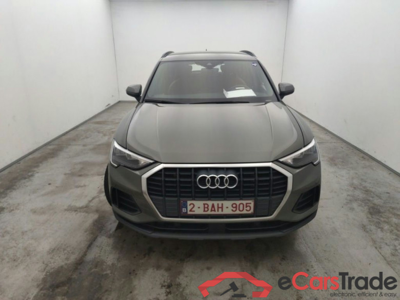 Audi Q3 45 TFSI e S tronic 5d #5
