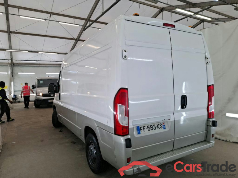 PEUGEOT Boxer / 2014 / 4P / Fourgon tôlé BLUEHDI 110 PREMIUM 335 L2H2 #2