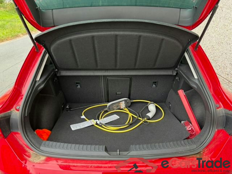 Seat Leon FR 1.4-litre TSI plug-in hybrid petrol 204 hp #4