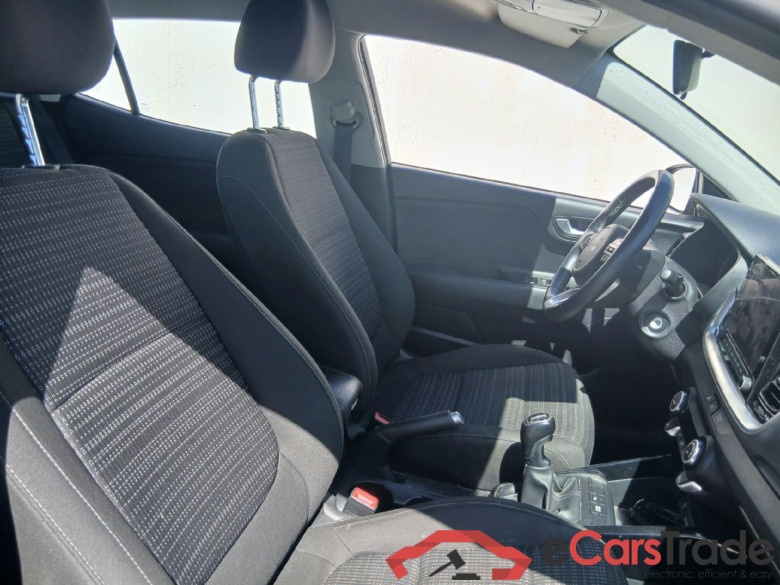KIA Stonic / 2017 / 5P / todoterreno 1.0 T-GDi 88kW (120CV) MHEV iMT Drive #6