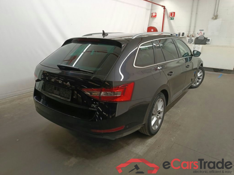 Skoda Superb Combi 1.4 TSI iV 160kW DSG6 Clever+ 5d #2