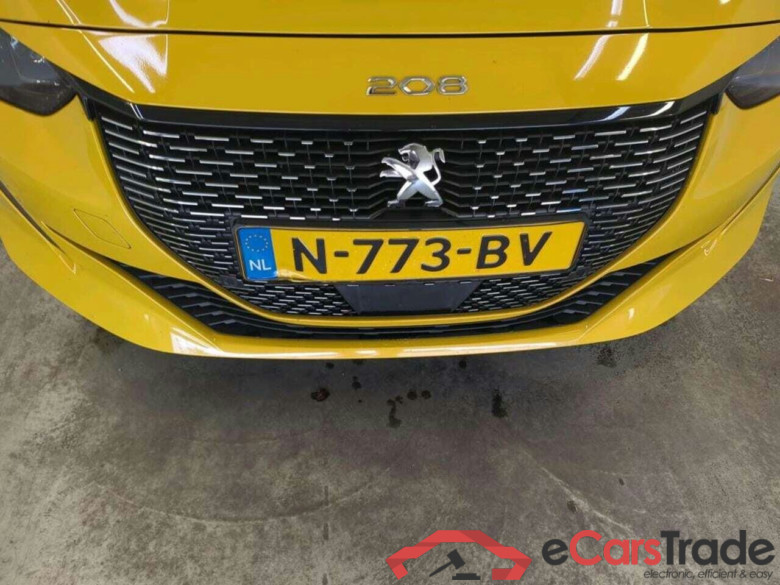 PEUGEOT 208 1.2 PureTech GT #4