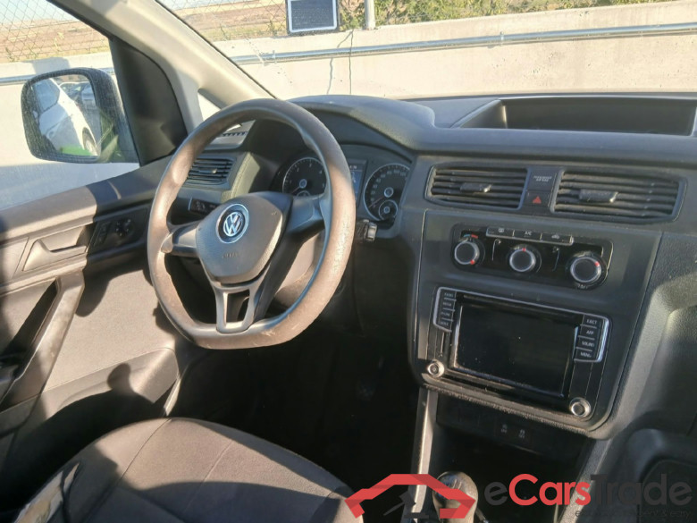 VOLKSWAGEN Caddy / 2015 / 4P / furgón derivado de turismo Profesional Furgón 2.0 TDI 75kW BMT (CX) #3
