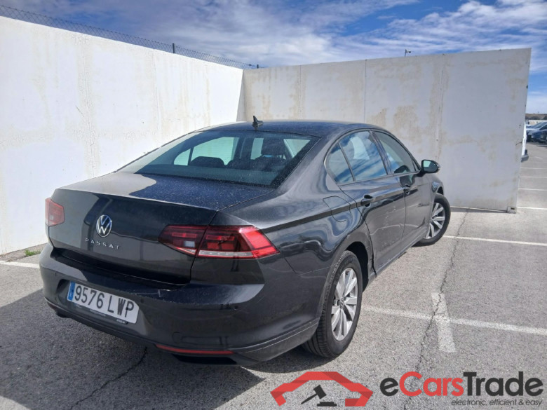 VOLKSWAGEN Passat / 2019 / 4P / sedán Business 2.0 TDI 90kW (122CV) DSG #2