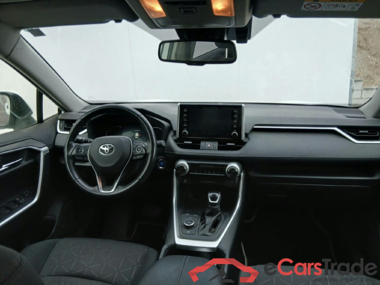 TOYOTA Rav4 / 2018 / 5P / todoterreno 2.5l 220H Advance 4WD #3