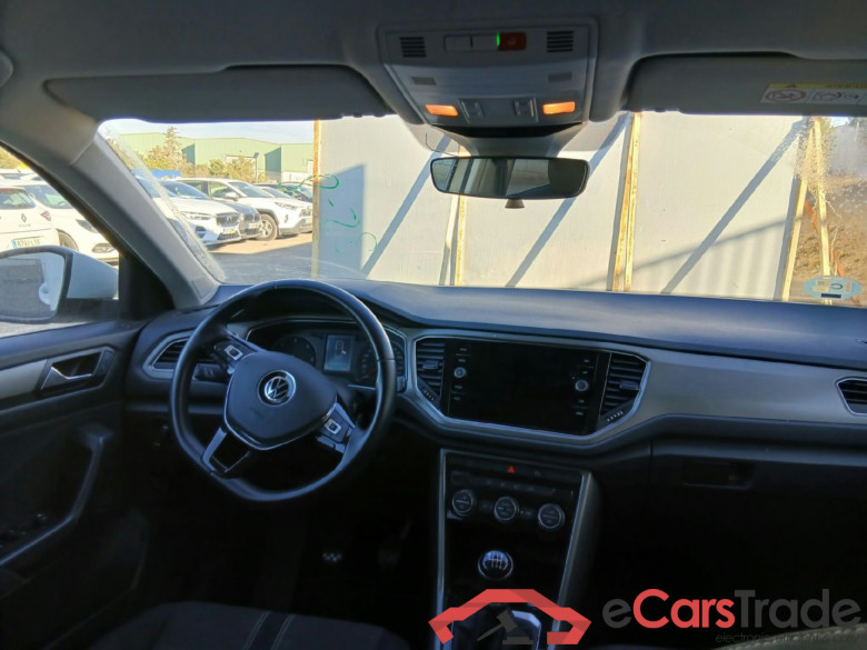 VOLKSWAGEN T-Roc / 2017 / 5P / todoterreno Advance 2.0 TDI 85kW (115CV) #3