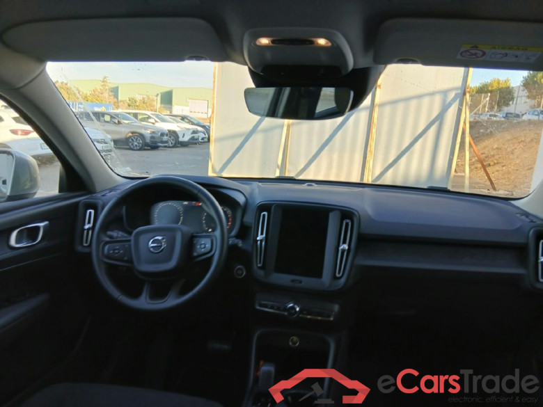 VOLVO XC40 / 2021 / 5P / todoterreno 1.5 T2 Essential Auto #3