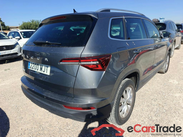 SKODA Karoq / 2021 / 5P / todoterreno 1.5 TSI 110kW (150CV) DSG ACT Ambition (AC) #2