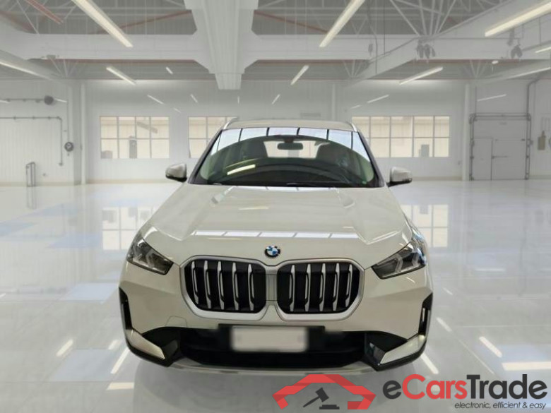BMW X1 / 2022 / 5P / SUV XDRIVE 23D X-LINE EDITION BALANCE DCT #6