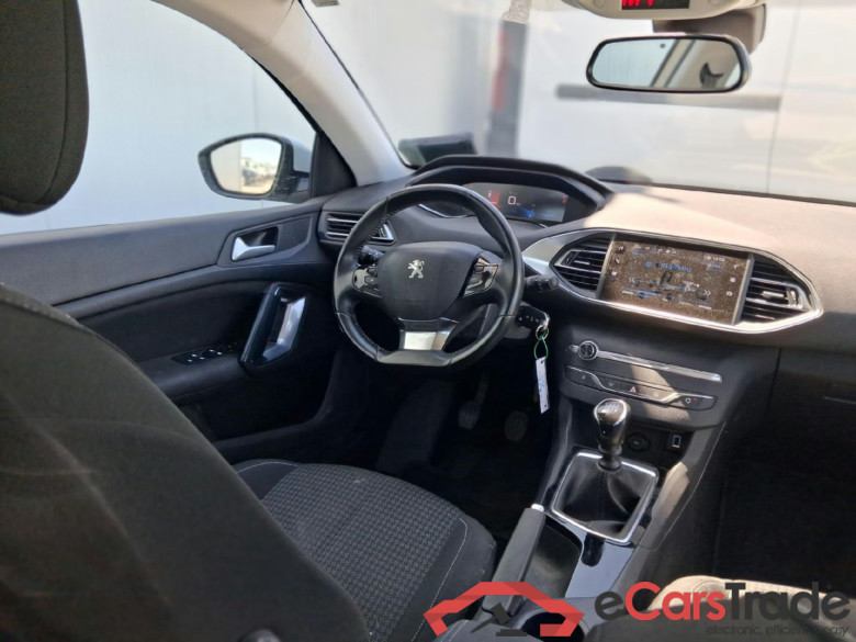 PEUGEOT 308 / 2017 / 5P / berlina con portón 5P Active Pack BlueHDi 100 S&S #3