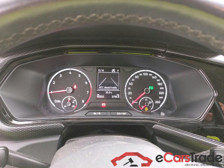 VOLKSWAGEN T-Cross / 2018 / 5P / todoterreno Advance 1.0 TSI 85kW (115CV) DSG (AC) #4