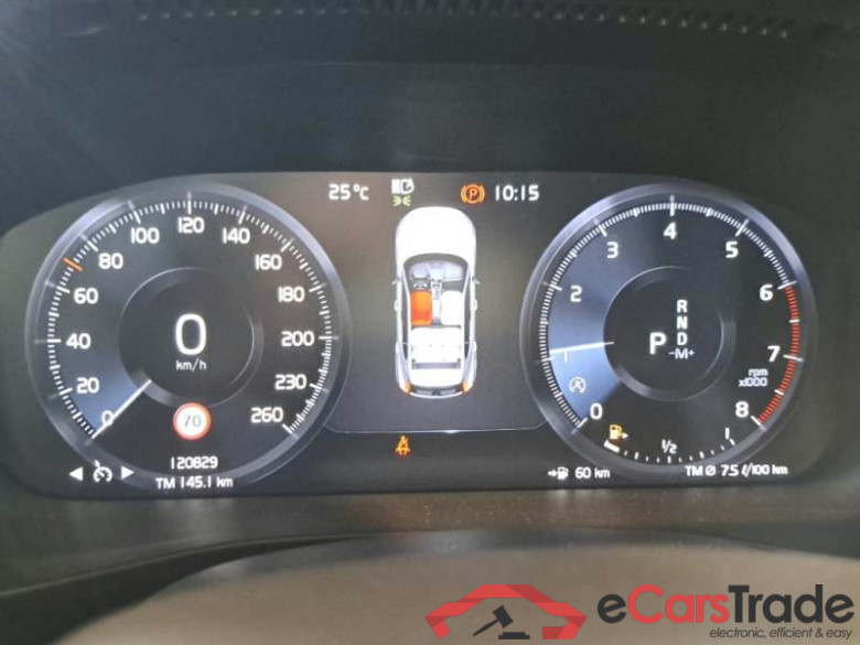 VOLVO XC40 / 2017 / 5P / SUV T3 GEATRONIC BUSINESS PLUS #4
