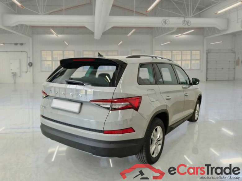 SKODA KODIAQ / 2021 / 5P / SUV 1.5 TSI ACT EXECUTIVE 7P #2