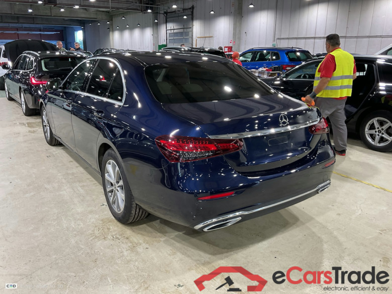 MERCEDES-BENZ E-CLASS BERLINE 1.6 E 200 D AUTO #3