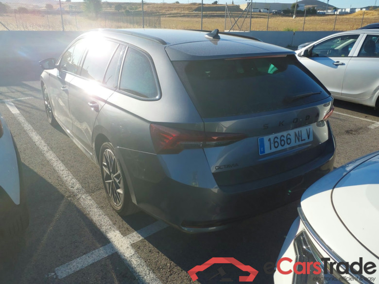 SKODA Octavia 2.0 TDI 110 kW (150 CV) DSG 7 vel. Combi Sportline (Winterpack)  #2