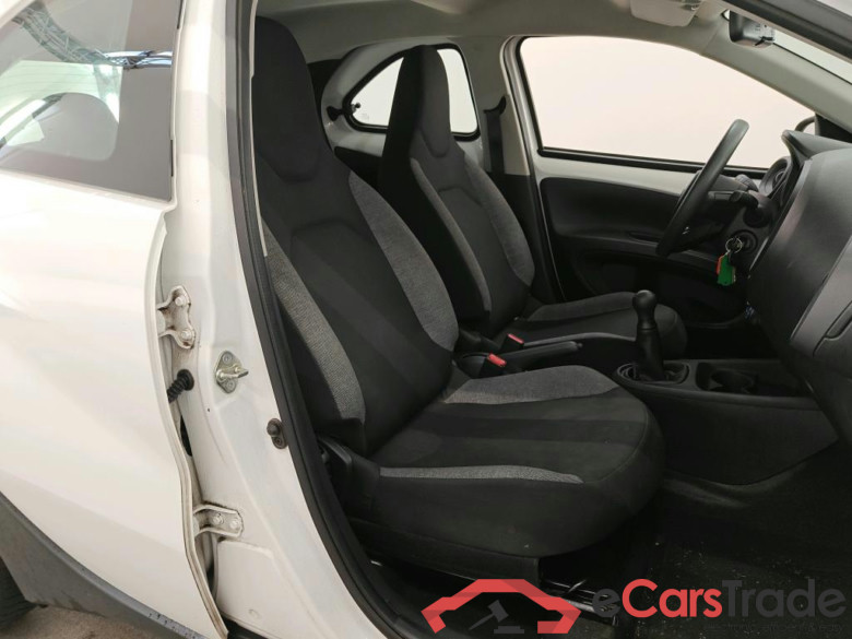 Toyota AYGO X 1.0 VVT-i MT 5d #3
