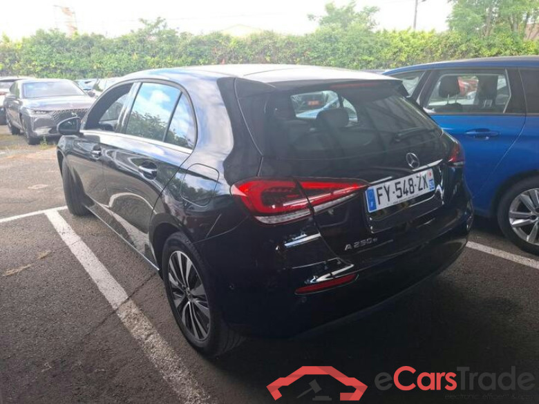Mercedes A 250e Plug-In Hybrid Aut. Pano LED Ambient Widescreen Navi 1/2 Sport-Leather KeylessGo Camera Klima PDC ... #4