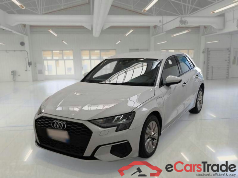 AUDI A3 / 2020 / 5P / BERLINA 40 TFSI E S TRONIC BUSINESS S.BACK