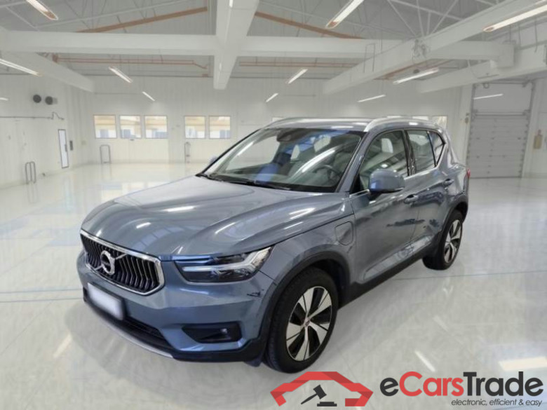 VOLVO XC40 / 2017 / 5P / SUV T5 PLUG-IN HYBRID AUTO RECH INSCRIP EXPR #1